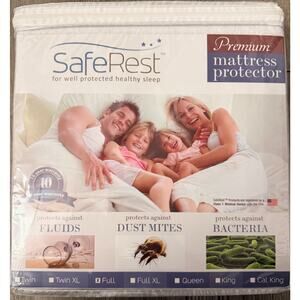 NEW SafeRest Premium Mattress Protector – Full Size